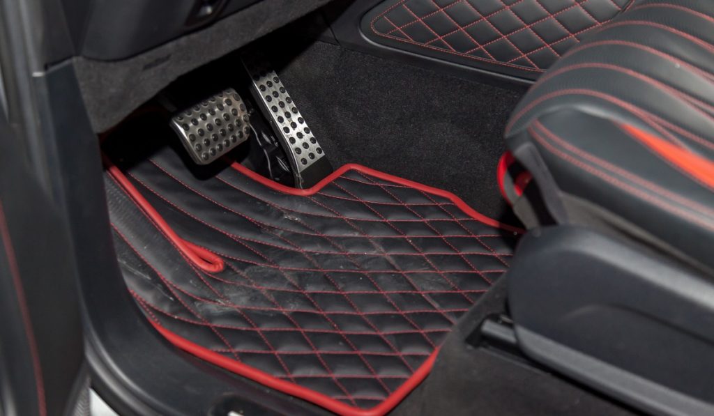 What are the Advantages and Disadvantages of Car Mats of Various Materials?